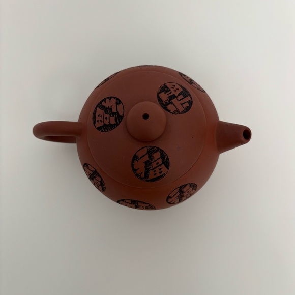 HANDMADE CHINESE RED- PURPLE CLAY YIXING ZISHA TEAPOT - Picture 5 of 10